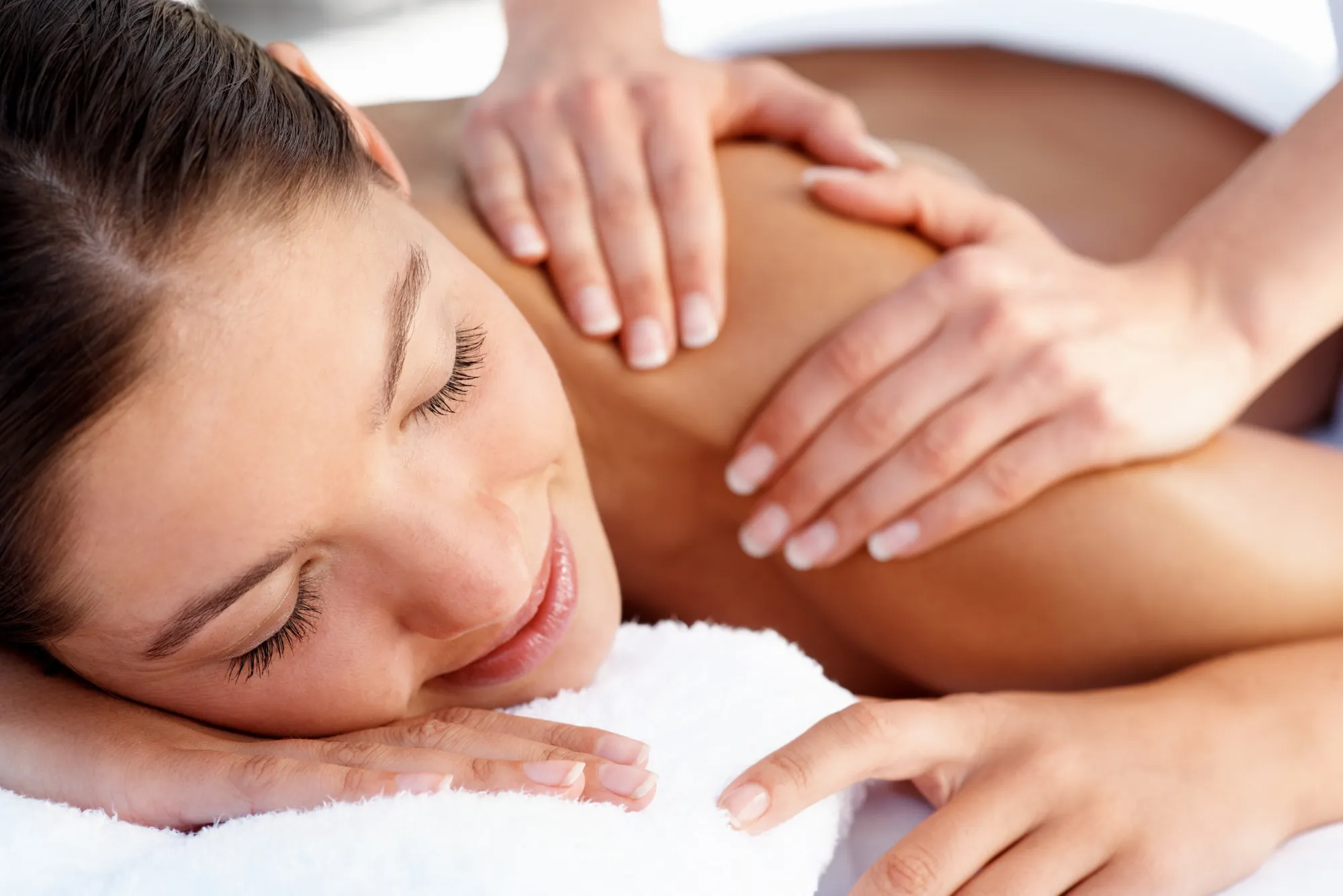Can I Request Male-to-Male Massage in Dubai Homes