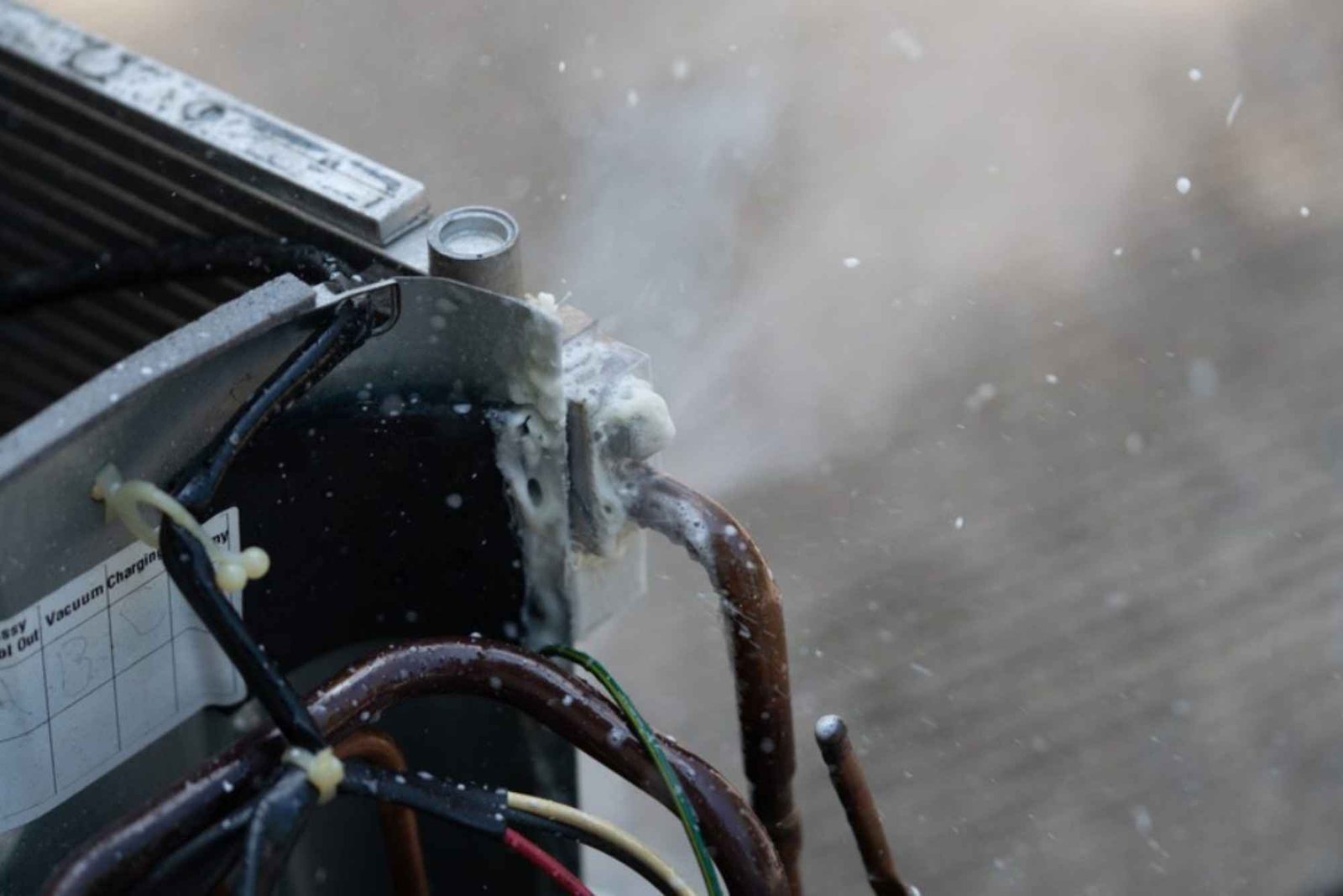 How to Avoid AC Installation Gas Leaks
