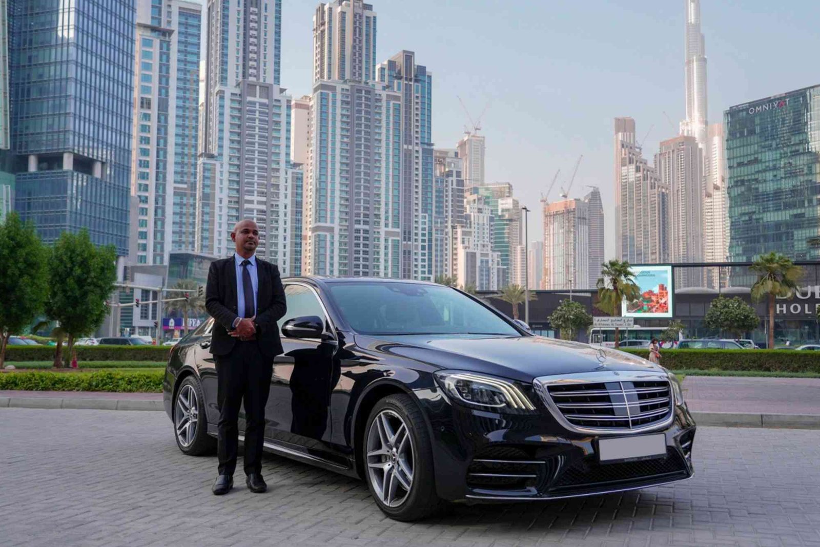 Reasons To Rent A Car With Driver In Dubai